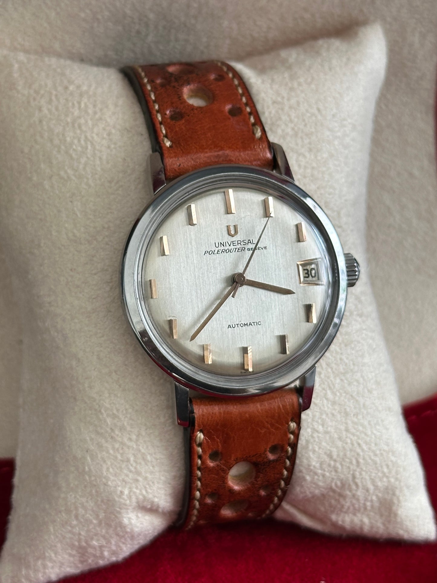 Universal Geneve - Polerouter Genève Automatic Date 34mm - Ref 104604