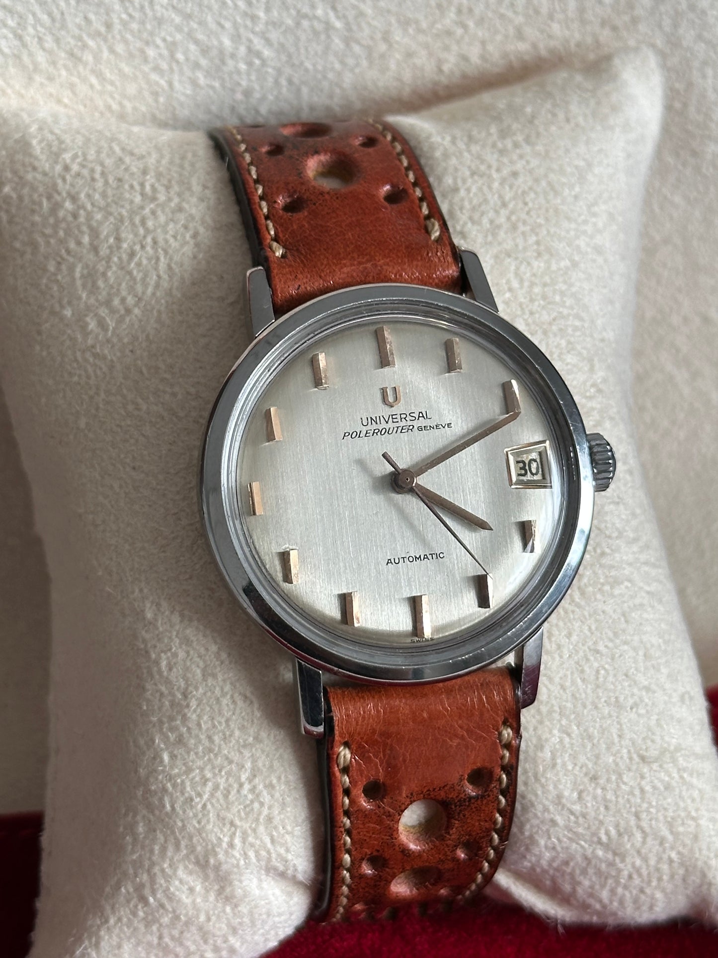Universal Geneve - Polerouter Genève Automatic Date 34mm - Ref 104604