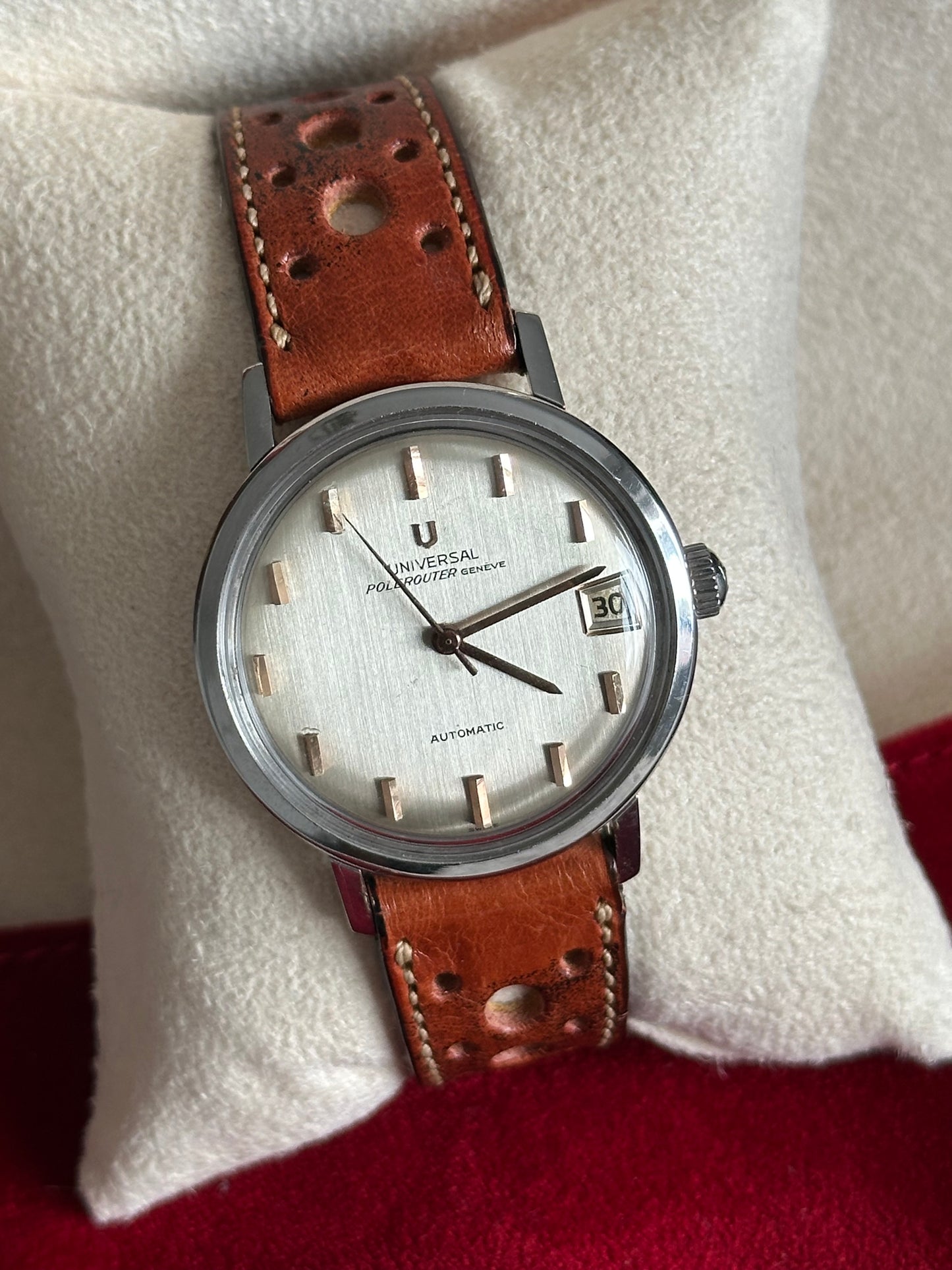 Universal Geneve - Polerouter Genève Automatic Date 34mm - Ref 104604
